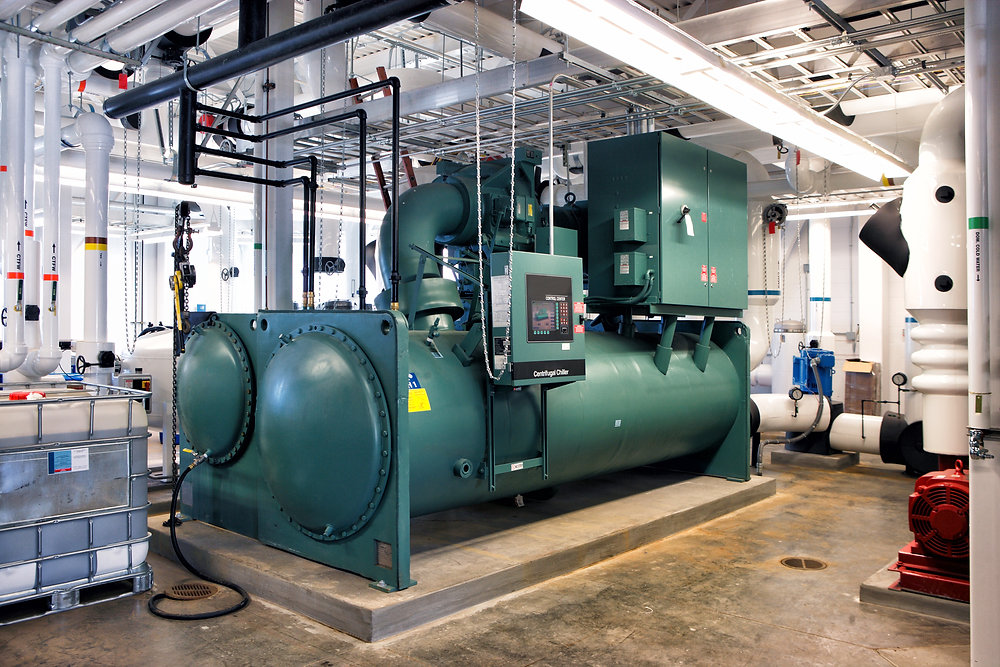 Keep your chillers running smoothly — and your business cool! ❄️🔧